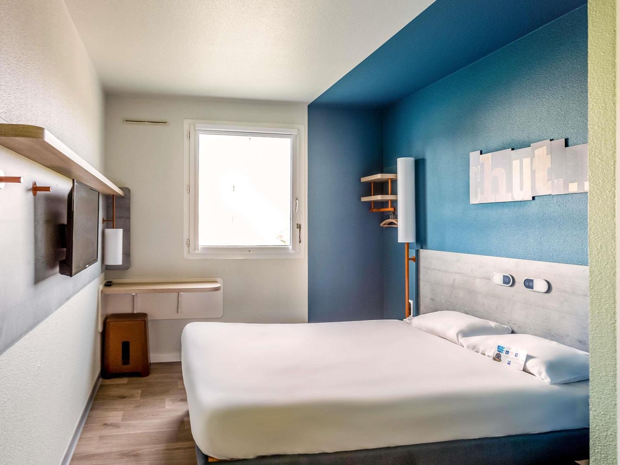 Ibis Budget Pertuis Portes Du Luberon Exterior foto