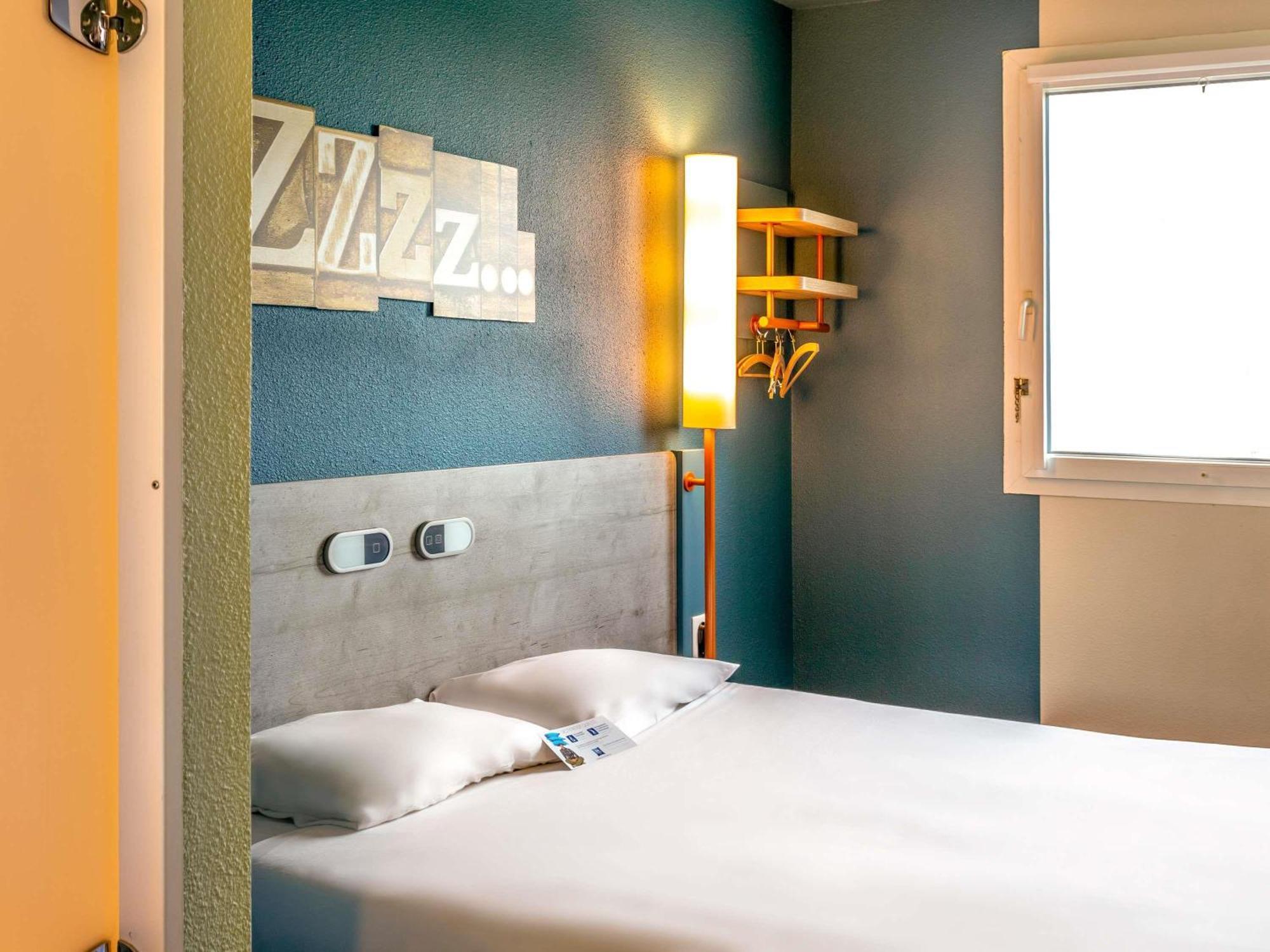 Ibis Budget Pertuis Portes Du Luberon Exterior foto
