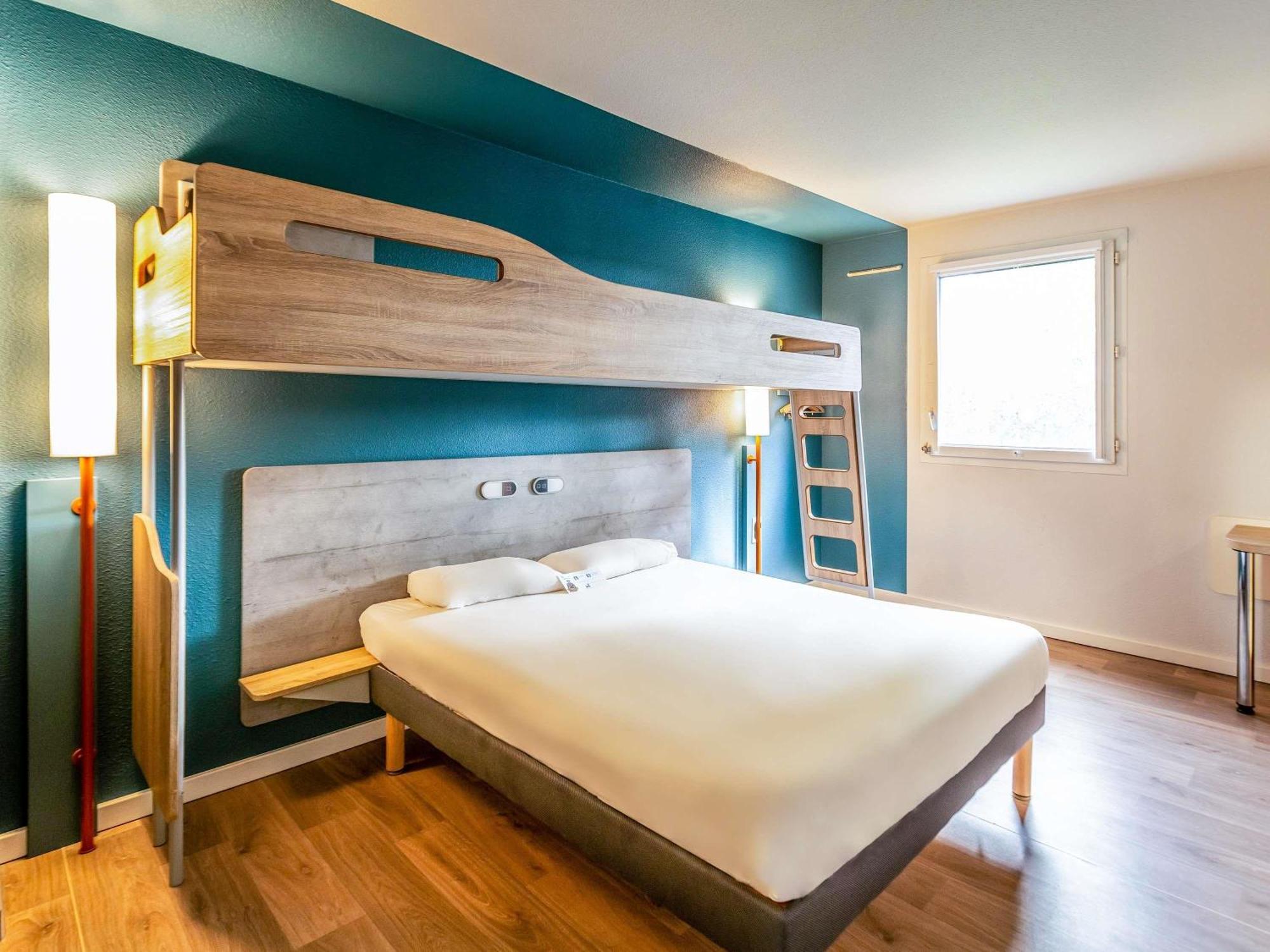 Ibis Budget Pertuis Portes Du Luberon Exterior foto
